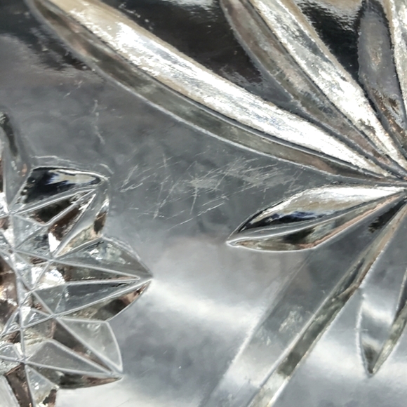 Vintage Large Heavy Glass Crystal Pinwheel Platter 13.5 Inches - Picture 5 of 5